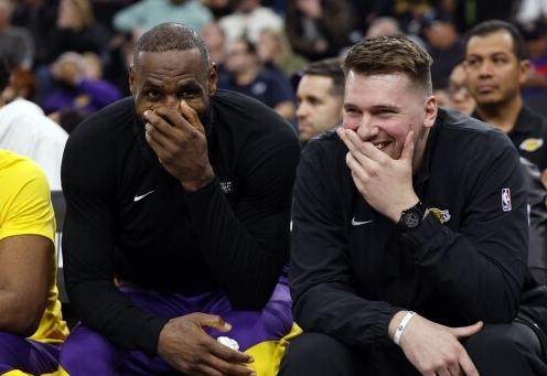 有了新欢忘旧爱?詹姆斯:虽失浓眉 但得卢卡魔术师