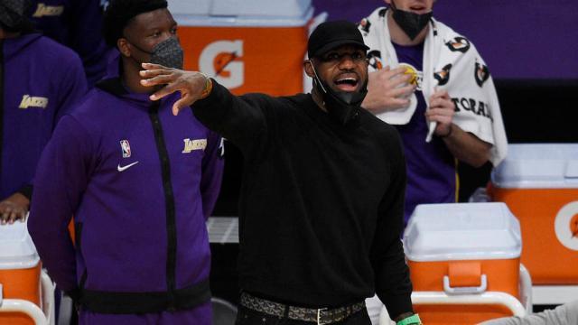 华体会体育-湖人看到重回前6的希望，詹姆斯还不复出更待何时？